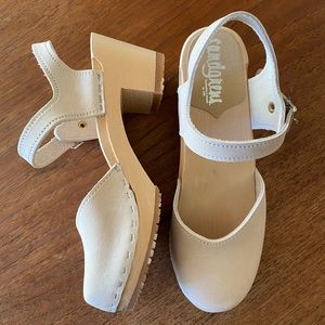 Sandgren’s Victoria Nubuck Leather Clog in Sand, EU 38, US 7.5-8